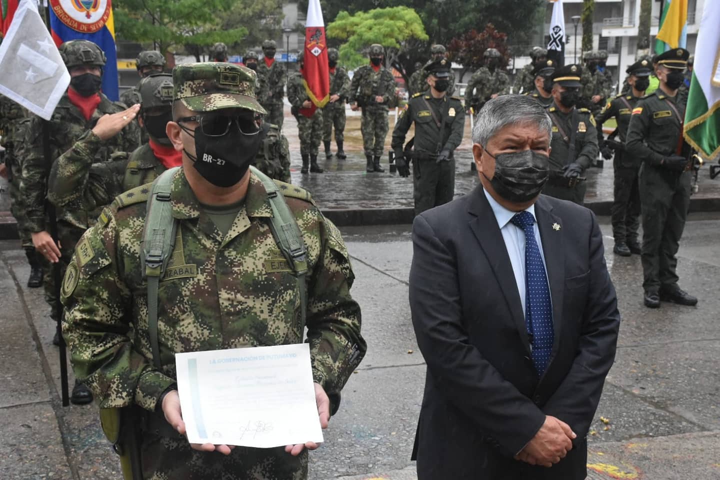Gobernador entregó reconocimientos a miembros Militares y de Policía Nacional 