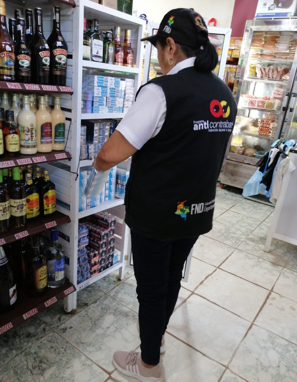 El Grupo Operativo de la Secretaría de Hacienda del Departamental realiza visitas de control y sensibilización a comerciantes y tenderos del municipio de Mocoa